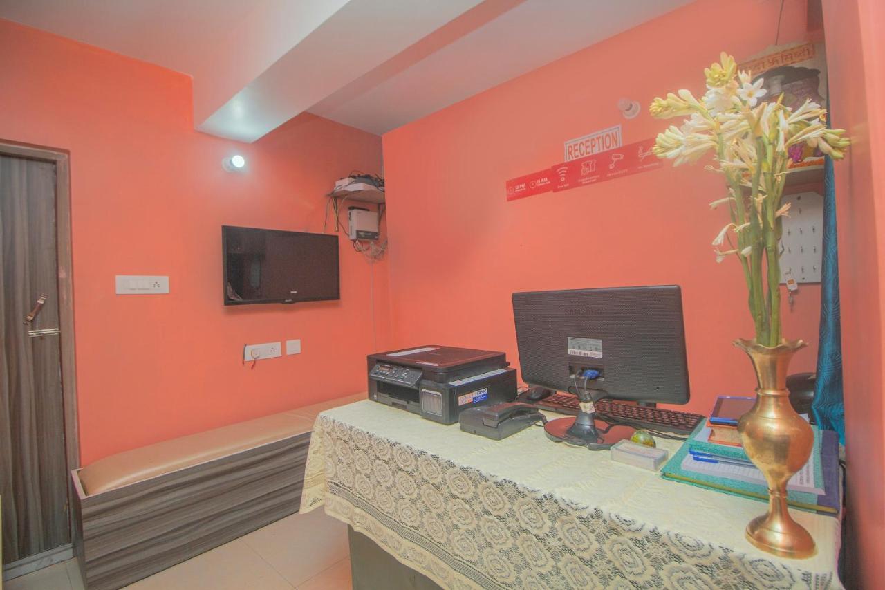 Oyo 30073 Triveni Lodge Siliguri Esterno foto